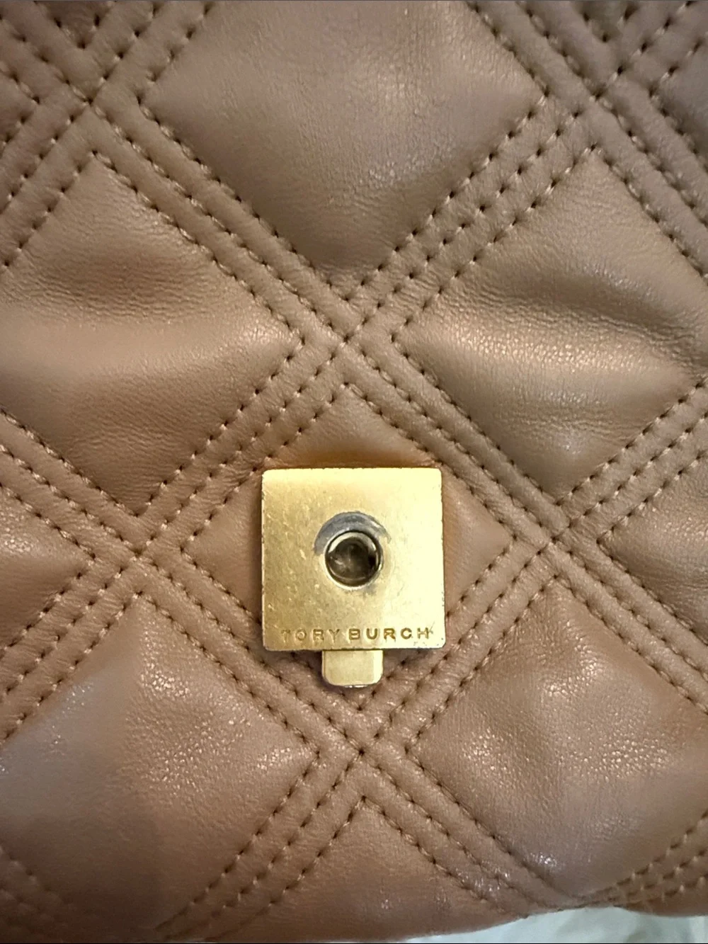 Tory Burch Flemming convertible quilted Bag with Gold Chain
